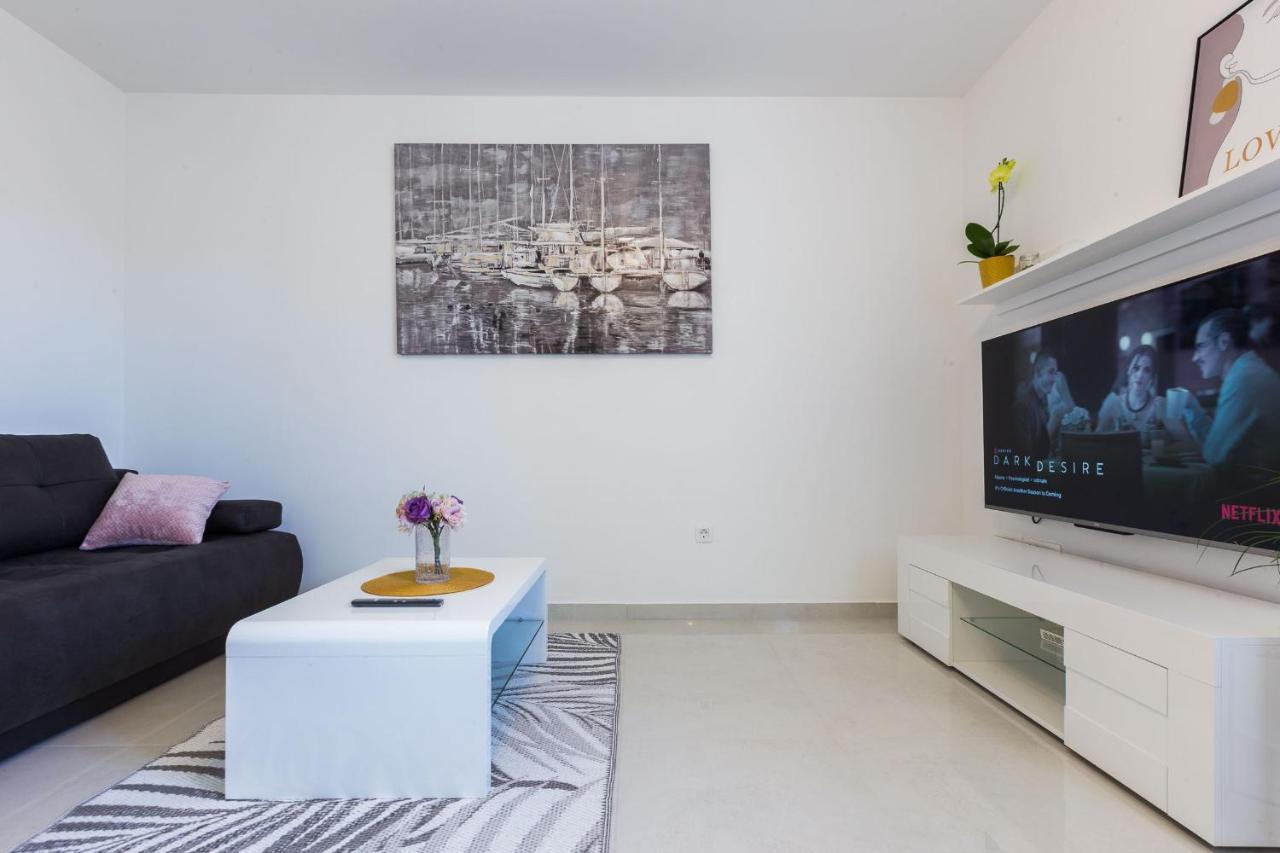 Petra Modern Apartment With Free Parking And Bbq Ζαντάρ Εξωτερικό φωτογραφία