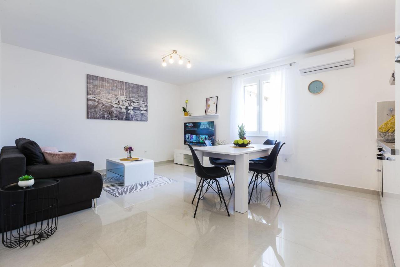 Petra Modern Apartment With Free Parking And Bbq Ζαντάρ Εξωτερικό φωτογραφία
