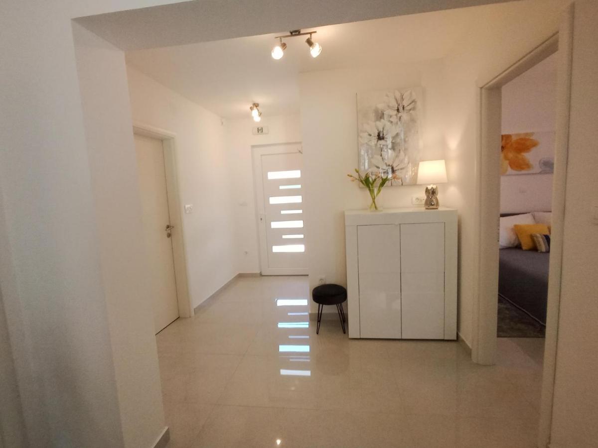 Petra Modern Apartment With Free Parking And Bbq Ζαντάρ Εξωτερικό φωτογραφία